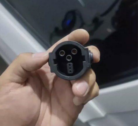 北汽ec3原车充电宝的插头10A的有需要的...