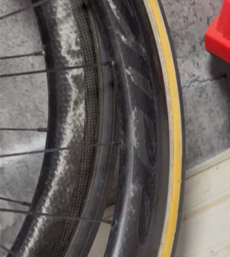 zipp303火鸟，很漂亮很经典的轮子，碳...