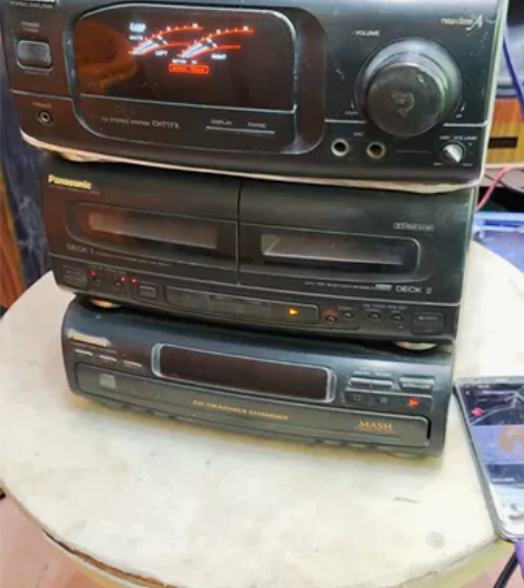 松下组合功放机，组合机，cd播放器正常播放...