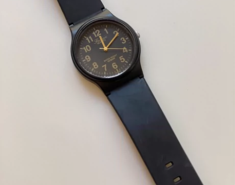 西铁城猎鹰手表 适合学生党，款式是非常百搭...