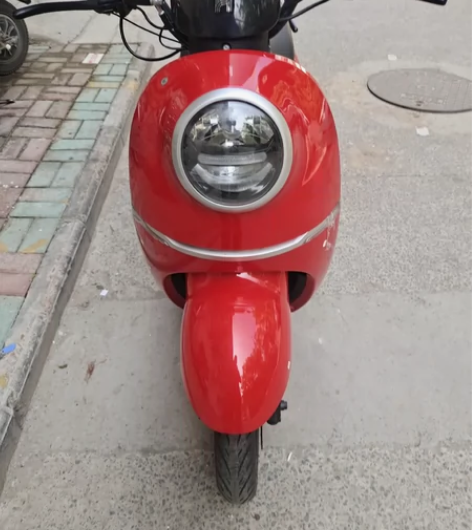 哈啰电动车，全新车，60伏20安超威电池，...