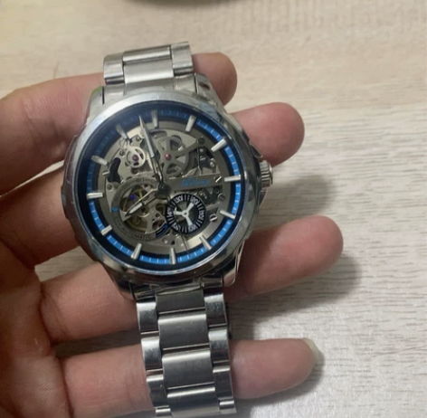 艾浪手表，买来没戴过几次  便宜出了 感兴...