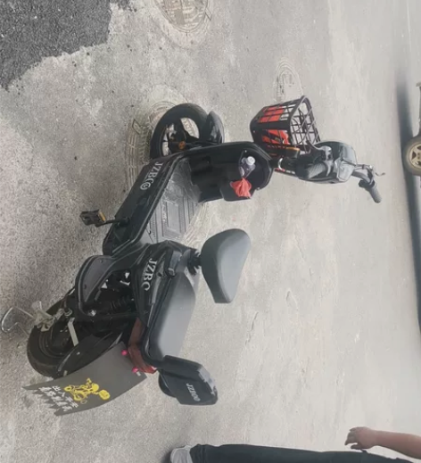 刚买一个月左右，几乎全新，电池20An续航...