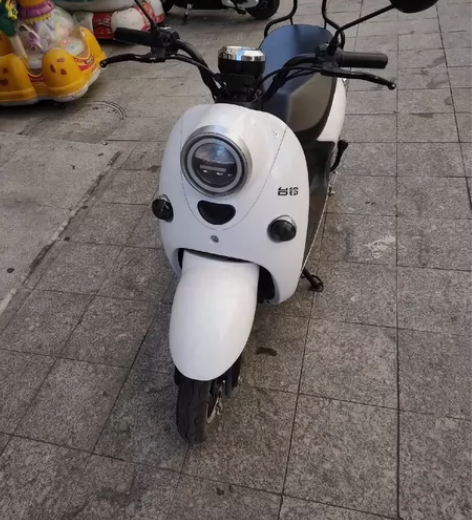 台铃买一年多手续齐全，就跑六千公里，原厂黑...