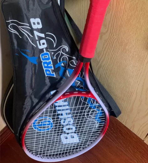 网球拍 使用同上架的另一款，这款偏轻，跟朋...