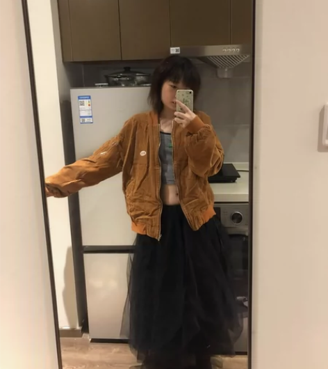 韩国购入 棒球外套 感兴趣的话点“我想要”...