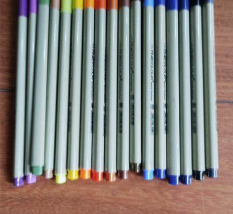 有颜色的水笔，1元每支，5元以上购买，第3...