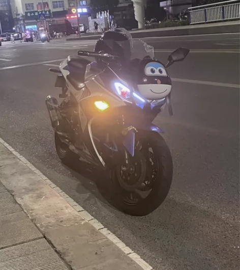 国产v6 年份21年 200cc  400...