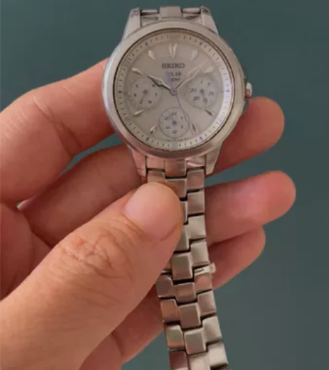 SEIKO精工太阳能女款石英表 购于香港时...