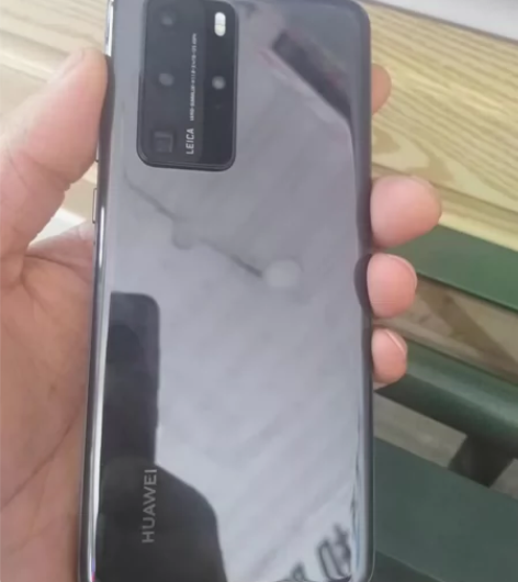华为P40pro （5G）原版原机，一颗螺...