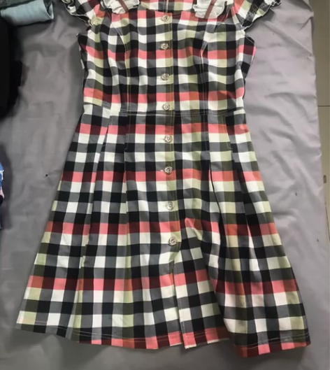 短袖连衣裙 学生 格纹 红黑 纽扣系扣 甜...