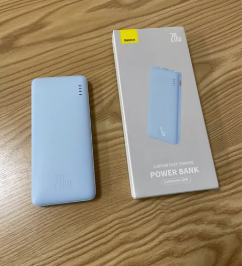 倍思10000毫安充电宝超大容量20W快充...