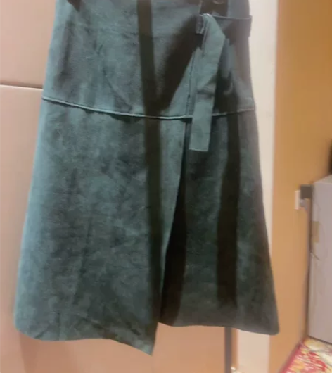 拉夏贝尔品牌半裙，155码，腰围68，裙长...