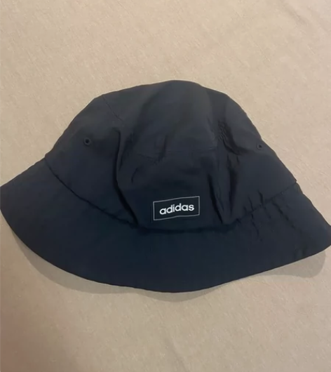 #Adidas/阿迪达斯 出一顶阿迪黑色渔...