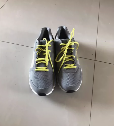 特步跑步鞋 感兴趣的话点“我想要”和我私聊...