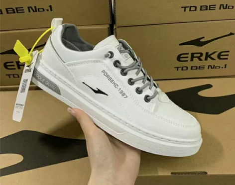 鸿星尔克2023新款休闲皮鞋男士小白板鞋透...
