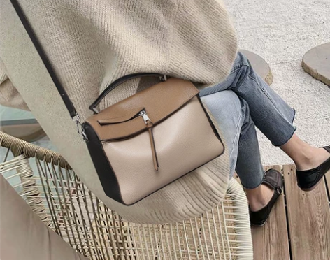 小众真皮女包包2020新款潮网红斜挎包夏2...