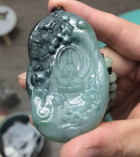 正品翡翠A货特色胶块佛魔一念之间，亏血漏标...