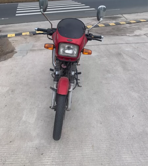 出售14年铃木钻豹摩托车，牌证齐全。 感兴...