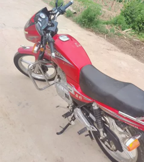 豪爵铃木钻豹125 精品车况1300块！没...