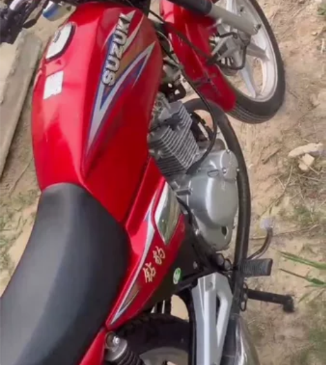 刚到国三铃木钻豹，成色好，发动机好，不烧机...