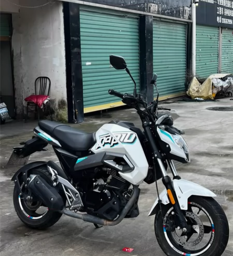 春风狒狒17年个人一手车，6800公里，交...