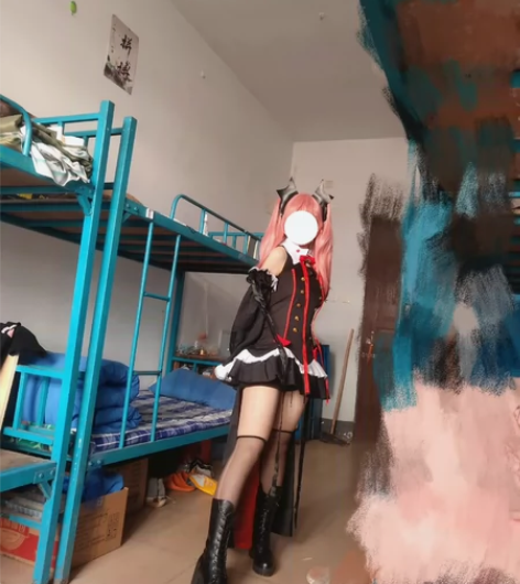 克鲁鲁cos服，有一个蝴蝶结掉了，还有头饰...