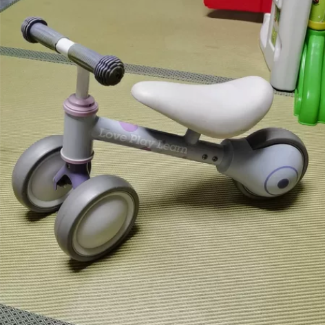 hape平衡车，身高75脚就能够到地面了，...