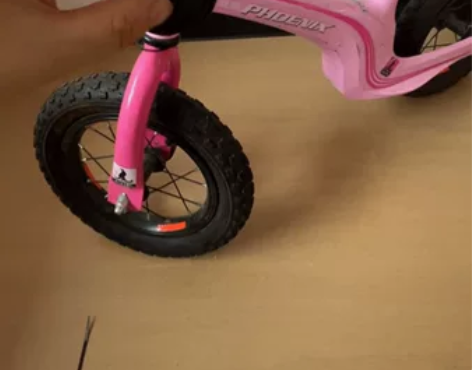 凤凰儿童平衡车 幼儿园用的，有磕碰到痕迹实...