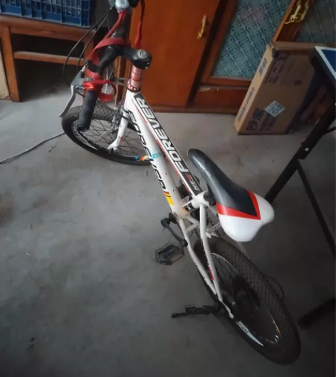 永久儿童自行车，18寸，成色很新，后轮变速...