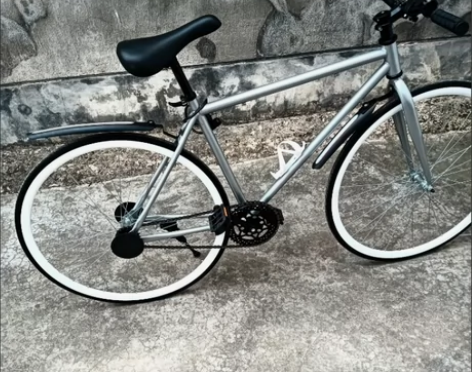 【仓库清仓】优质死飞活飞自行车实心胎单车成...