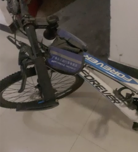 买来就用了一个月不到就没骑了 除了车的撑脚...