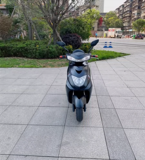 新款才1个月新电瓶72伏20安电动车,手续...