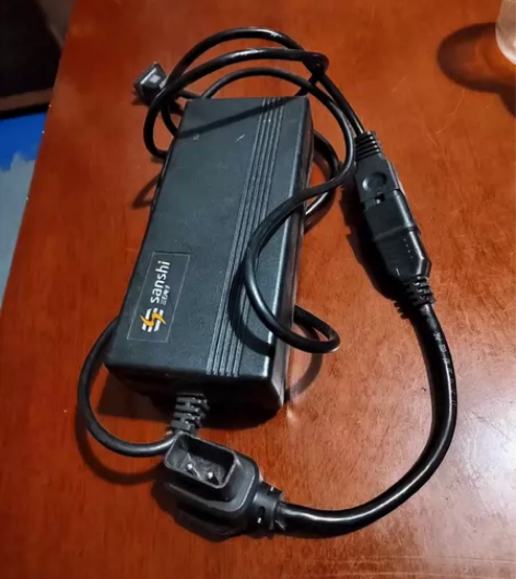 由于小牛电动车卖了，家中还有一个快充，48...