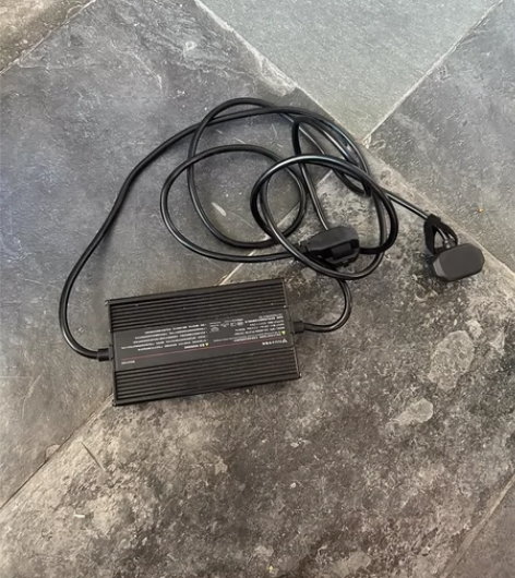 小牛电动车 原装48v2.8a充电器 适合...