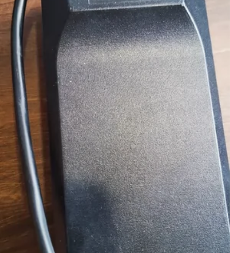 闲置99新爱玛原装6020铅酸电池充电器，...