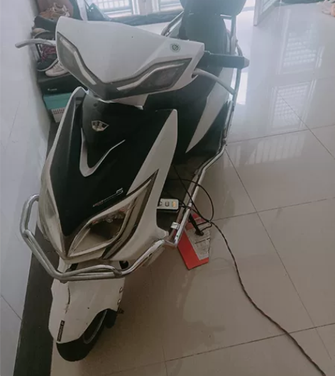 原价4000  卖1800  8成以上新 ...