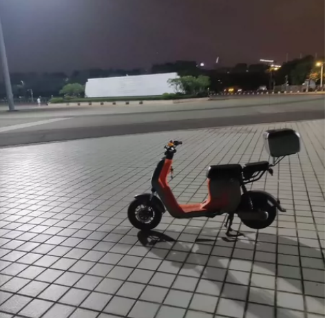 转手一辆一个多月绿源K5电动车 48V.2...