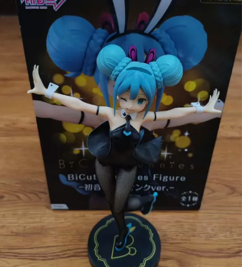 含泪出二次元老婆初音未来兔女郎手办（30c...