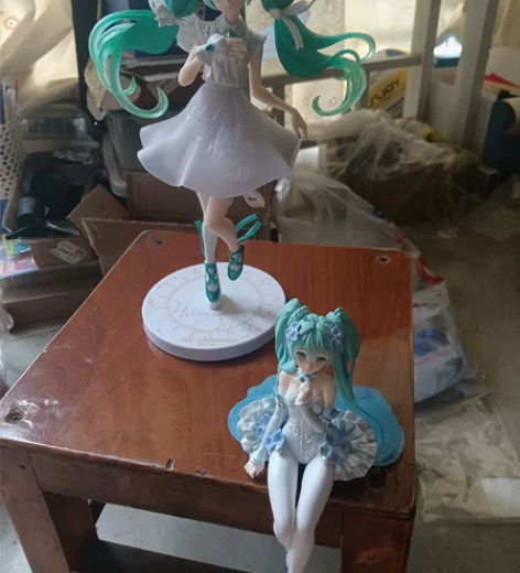 【出】初音未来粉蝶花泡面压 15周年手办 ...