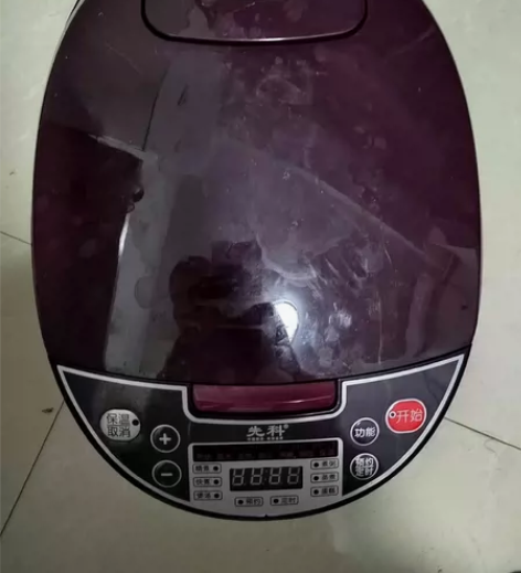 要搬家了,打扫卫生收拾的,先科电饭煲,没有...