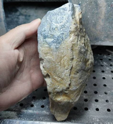 仙游石俏色巧雕鸟 摆件 创意家居摆件 纯手...