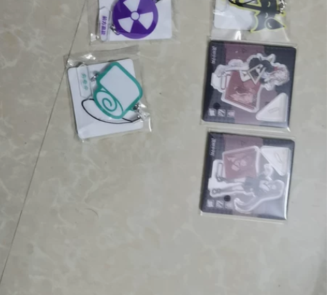次时空学院迷你立牌 亚克力 一个5块,两个...