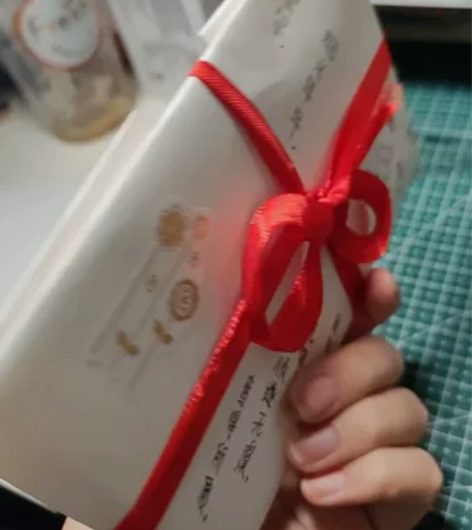 名创优品温宁立牌,保真,有瑕,有细微刮痕,...