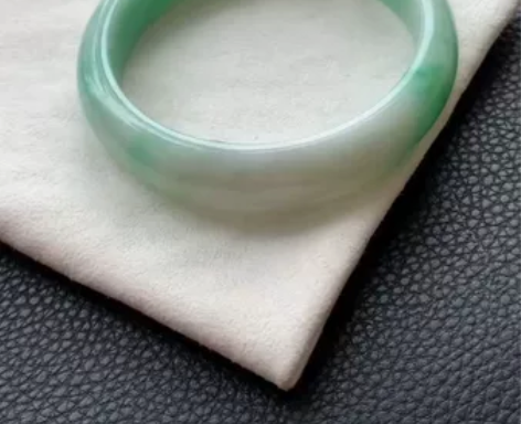 白底青翡翠手镯，正圈翡翠手镯，53圈，53...