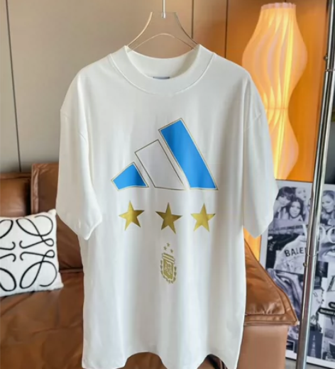 阿迪达斯夺冠T男女同款 感兴趣的话点“我想...