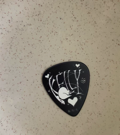 于文文拨片周边 这是正反面实拍图  厚度1...