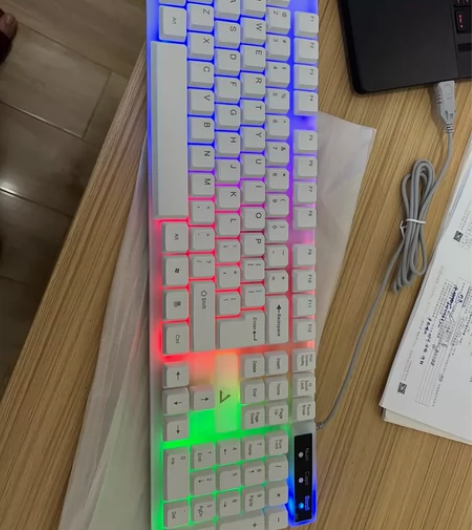 线鼠标+键盘打包卖，带炫彩灯光，包邮出，想...