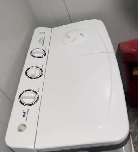 美的全自动洗衣机5.5公斤 才用了一年不到...
