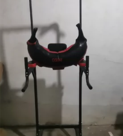 一个单杠架，一个20KG牛角包，中井村自提...